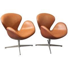 Pair of Swan-Chairs by Arne Jacobsen and Fritz Hansen, 1990s