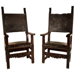 Paire de chaises trônes coloniales espagnoles du 18ème siècle