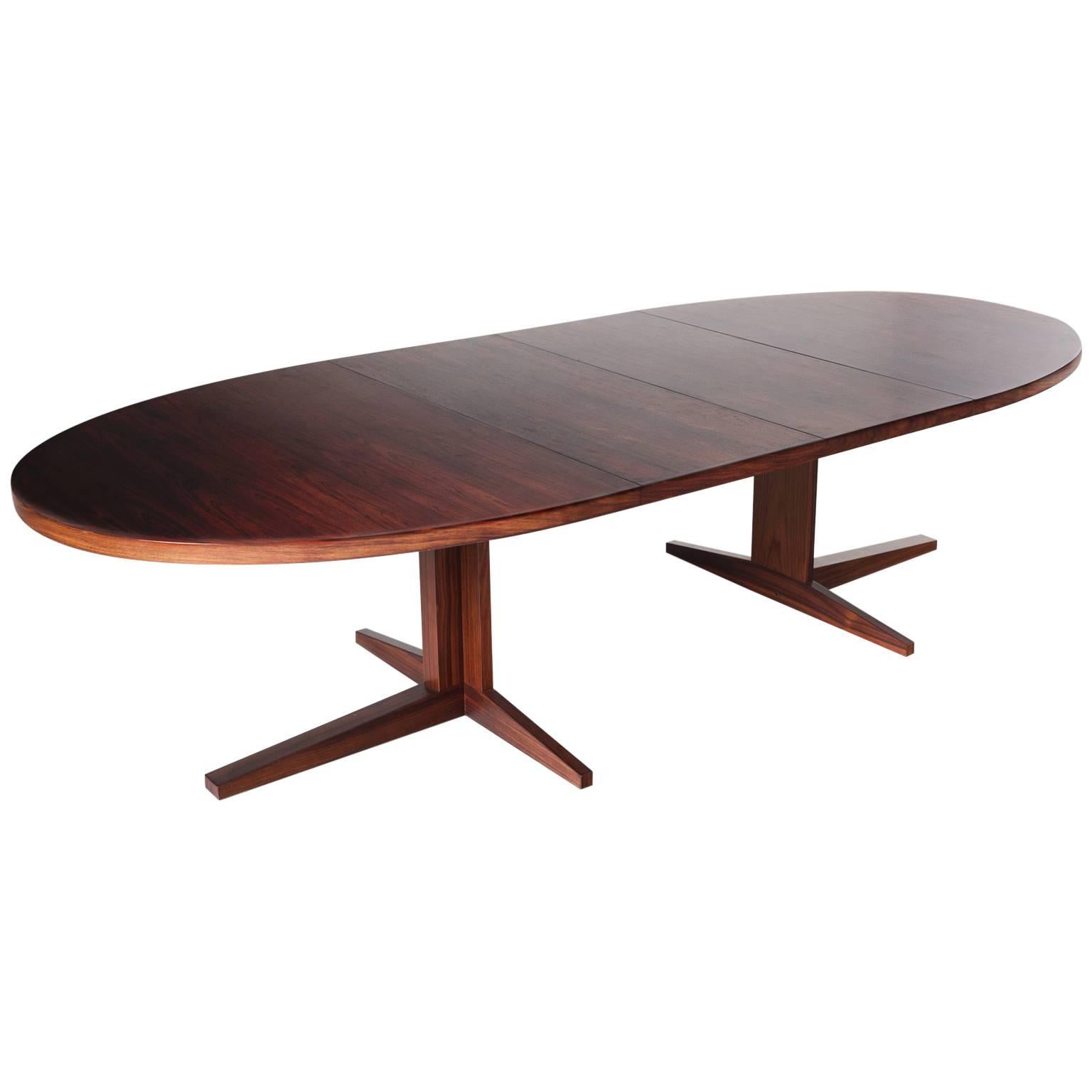 Extendable Oval Dining Table in Rosewood