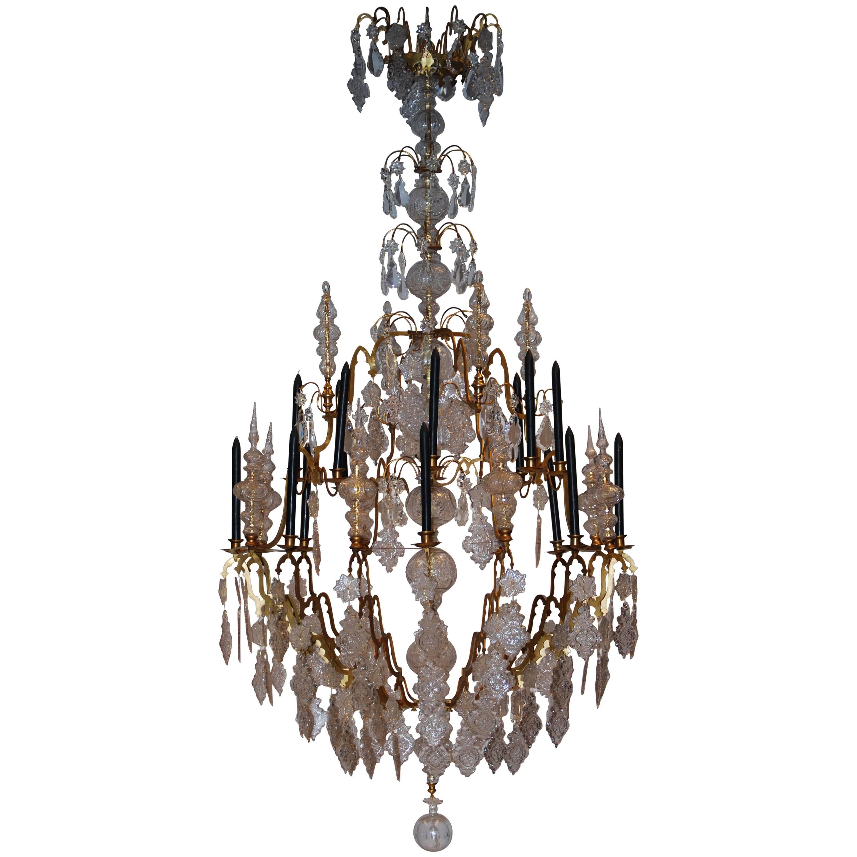 Mid-18th Century Louis XV Style Chandelier from France For Sale