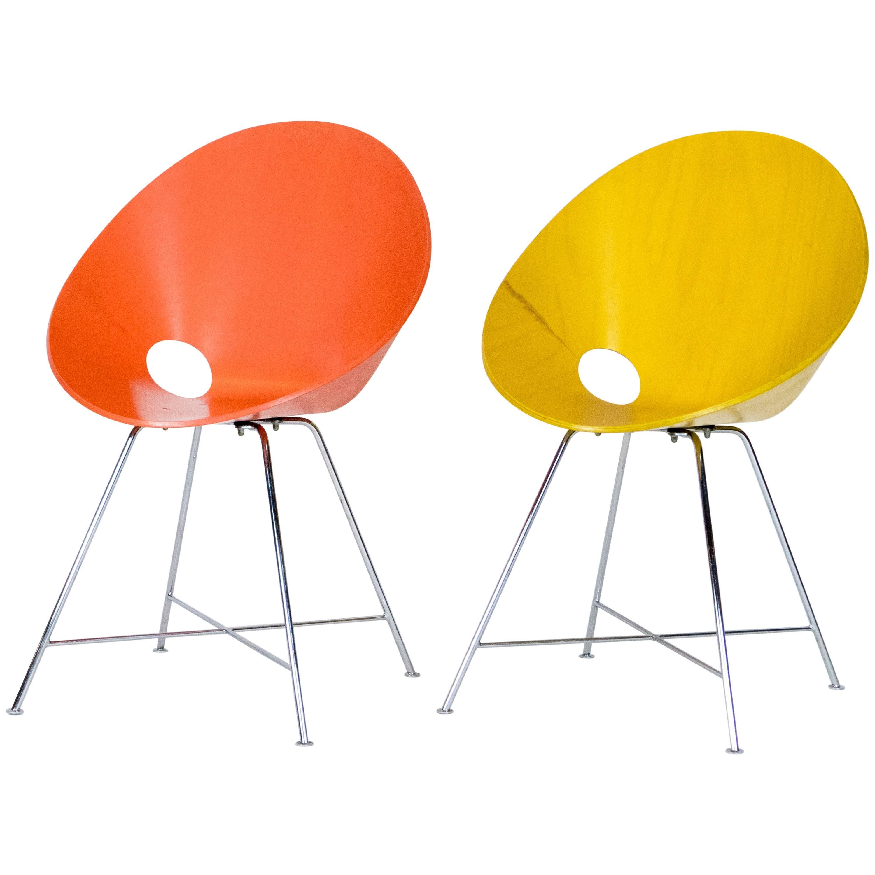 Two ST 664 Shell Chairs, Designed by Eddie Harlis