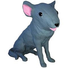 Escultura "Perro rata" en fibra de vidrio de Finn Stone