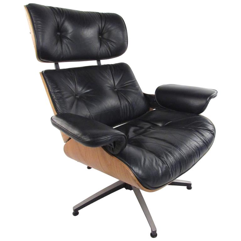 Vintage Modern Eames Style Swivel Lounge Chair For Sale at 1stdibs