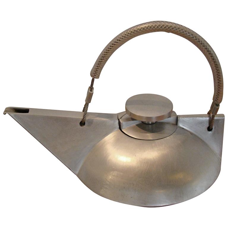 Modernist Bauhaus /Art Deco Inspired Sculptural Teapot at 1stdibs