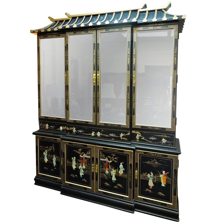 Very Chic 20th Century Chinoiserie Pagoda Glass Front For Sale