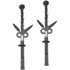 Zwei große französische Art-Déco-Wandleuchter aus Schmiedeeisen, 1930