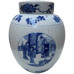 Chinese Kangxi Covered Jar