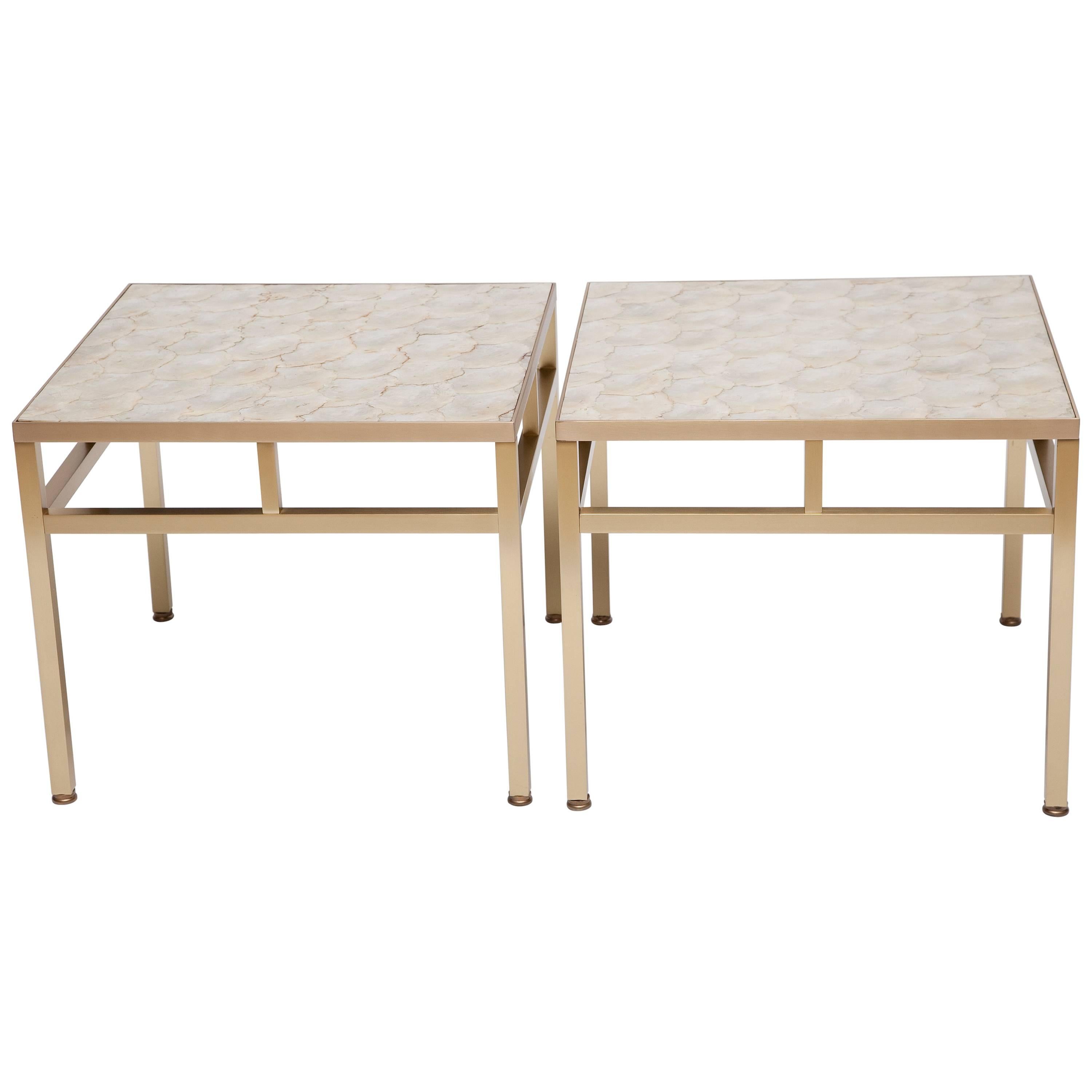 Paire de tables d'appoint Capiz  en vente