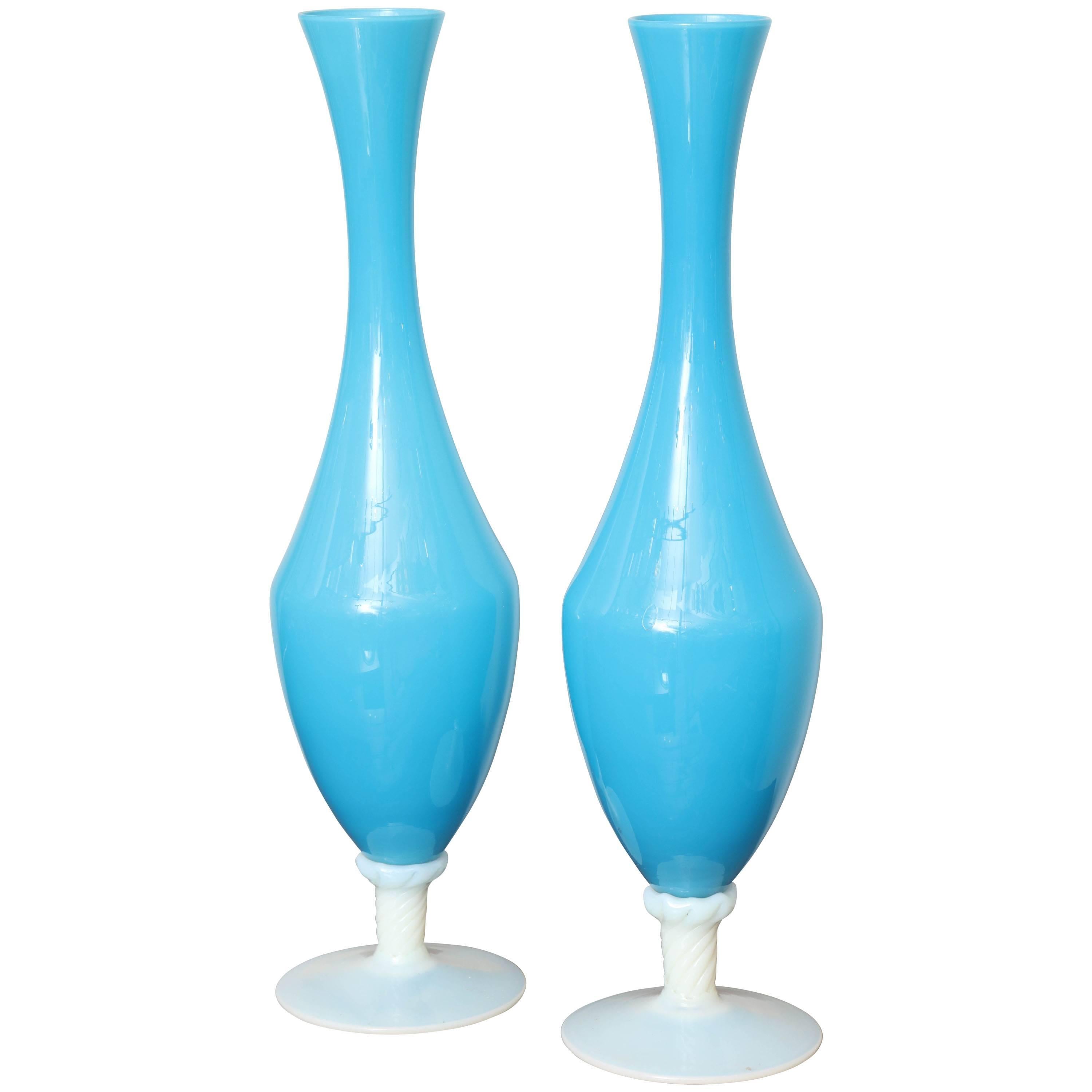 Grand Opaline Vases