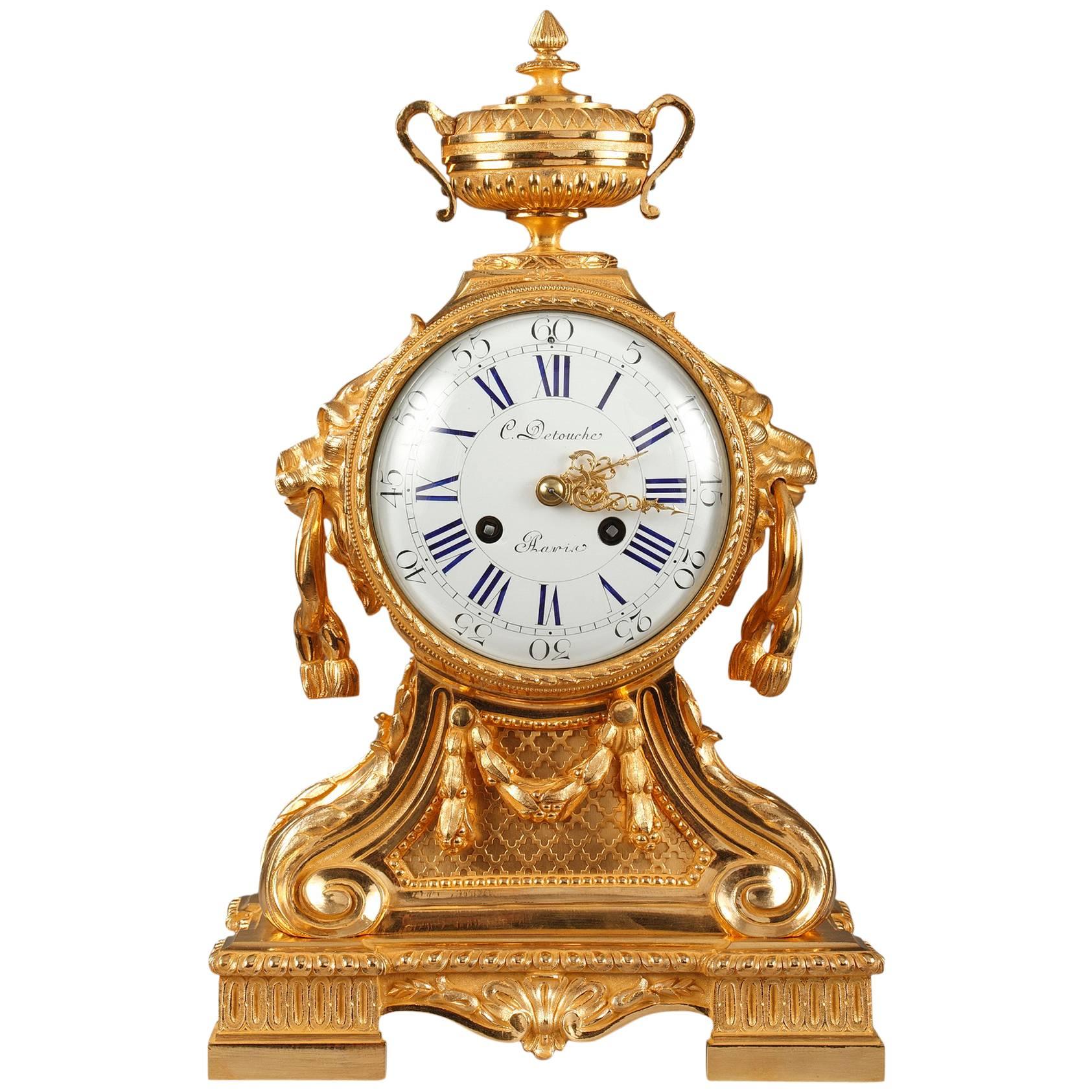 Pendule de cheminée Napoléon III de style Louis XVI par C. Detouche:: 19e siècle