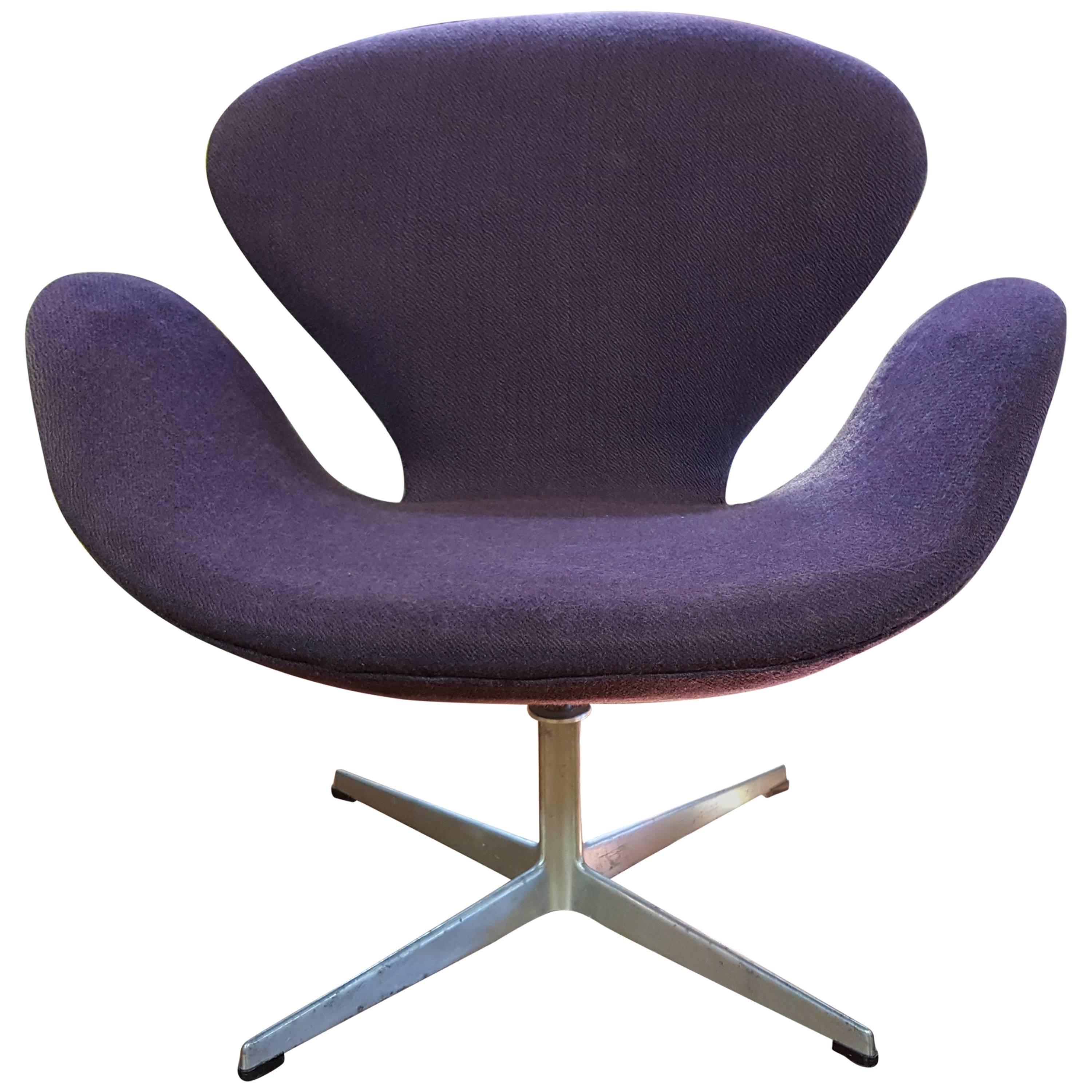 Swan Chair by Arne Jacobsen for Fritz Hansen