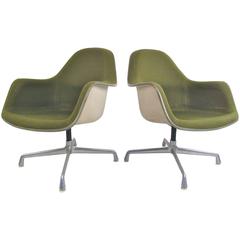 Vintage Pair of Mid-Century Herman Miller Swivel Shell Chairs by Charles Eames