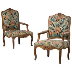 Pair of French Rococo Armchairs in Walnut with 'Gobelin' Fabric 11