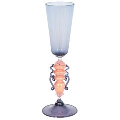 Copa artesanal de cristal de Murano de los años 70 de color morado claro con toques rosas y dorados