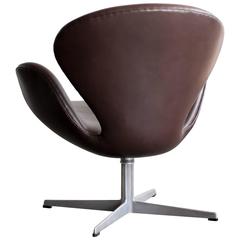 First Series Arne Jacobsen Swan Chair in Dark Chocolate Leather 9