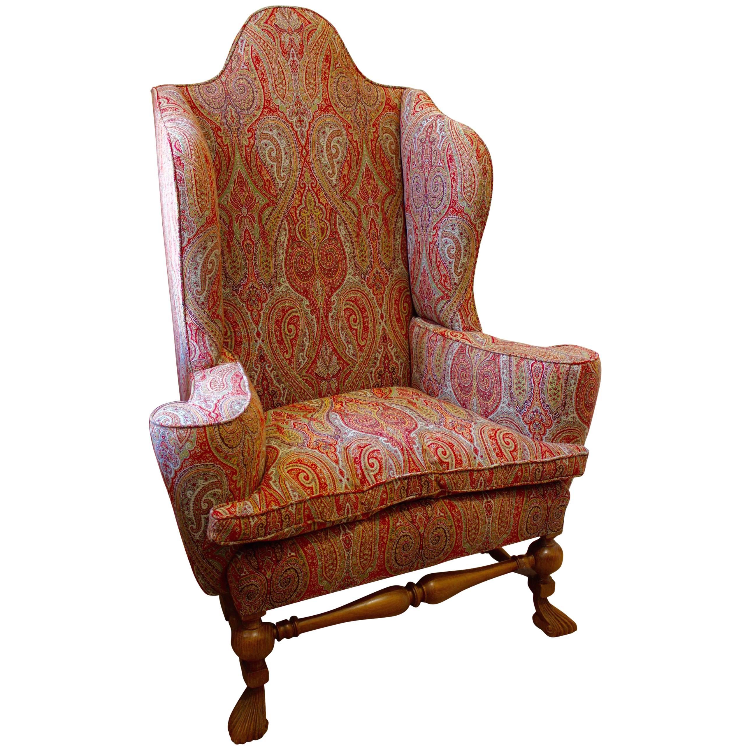 Chaise à oreilles en chêne de style William and Mary Wing tapissée d'un motif cachemire Etro