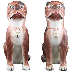 Chien carlin chinois en porcelaine