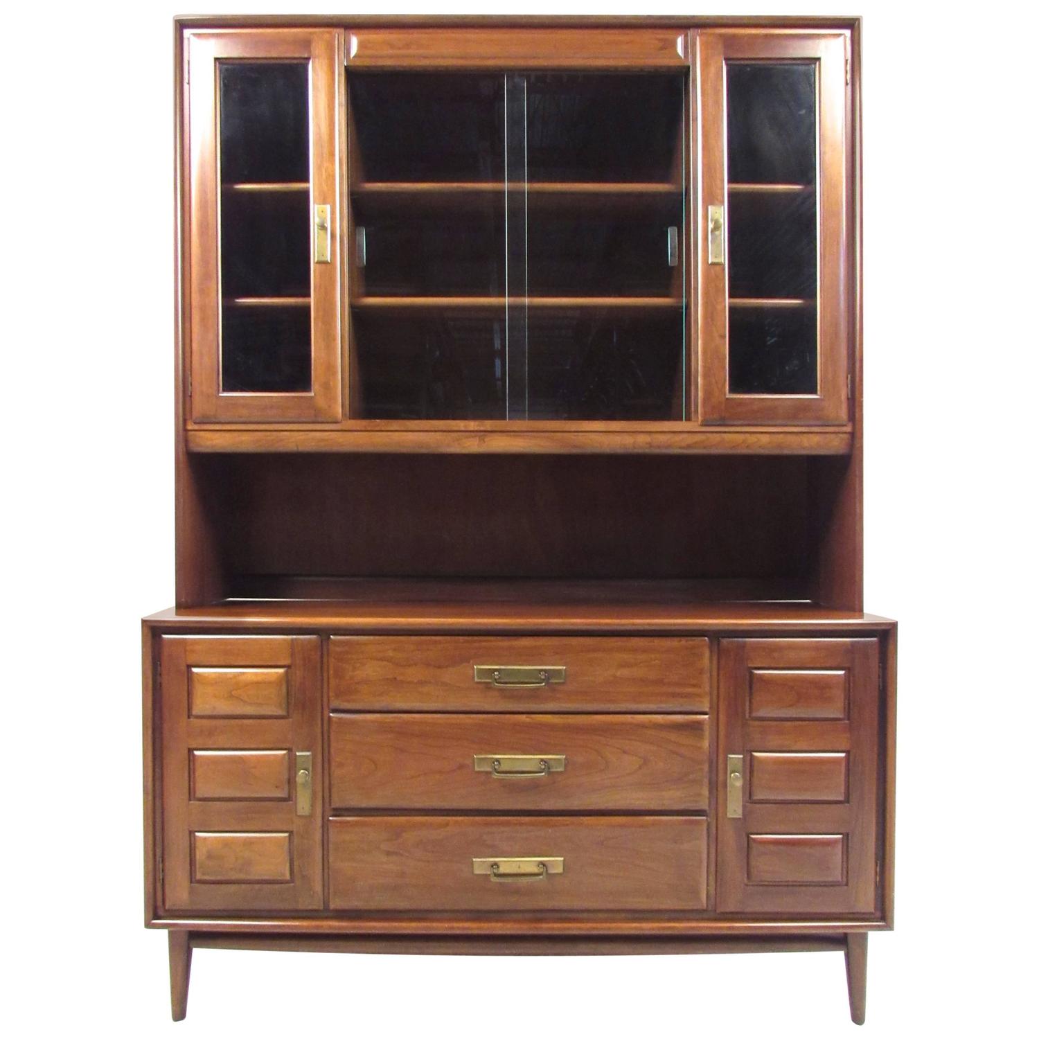 MidCentury Modern HeywoodWakefield Sideboard with Display Hutch For