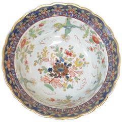 Antike chinesische Schale mit lila Restaurierung