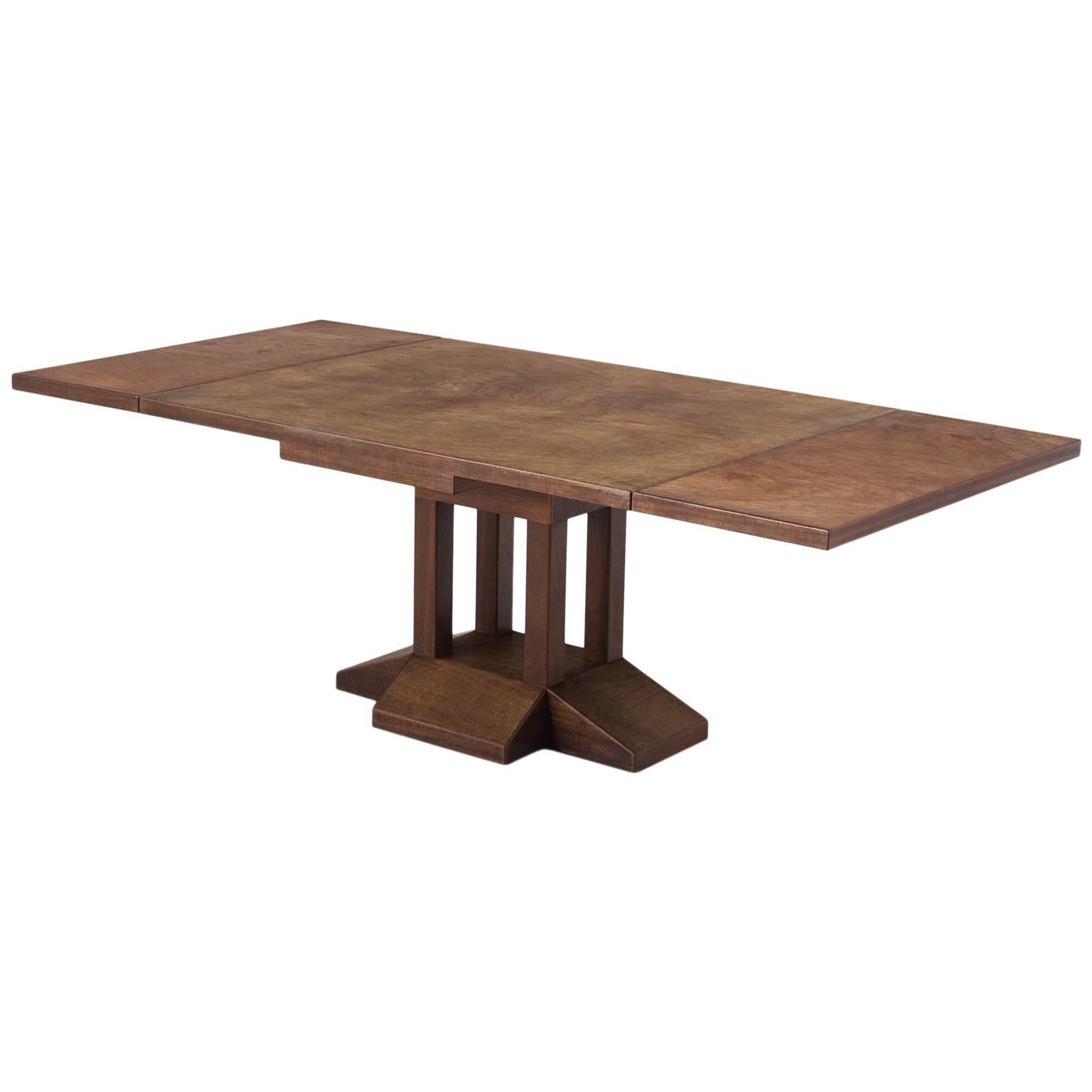Extendable Dining Table in Mahogany