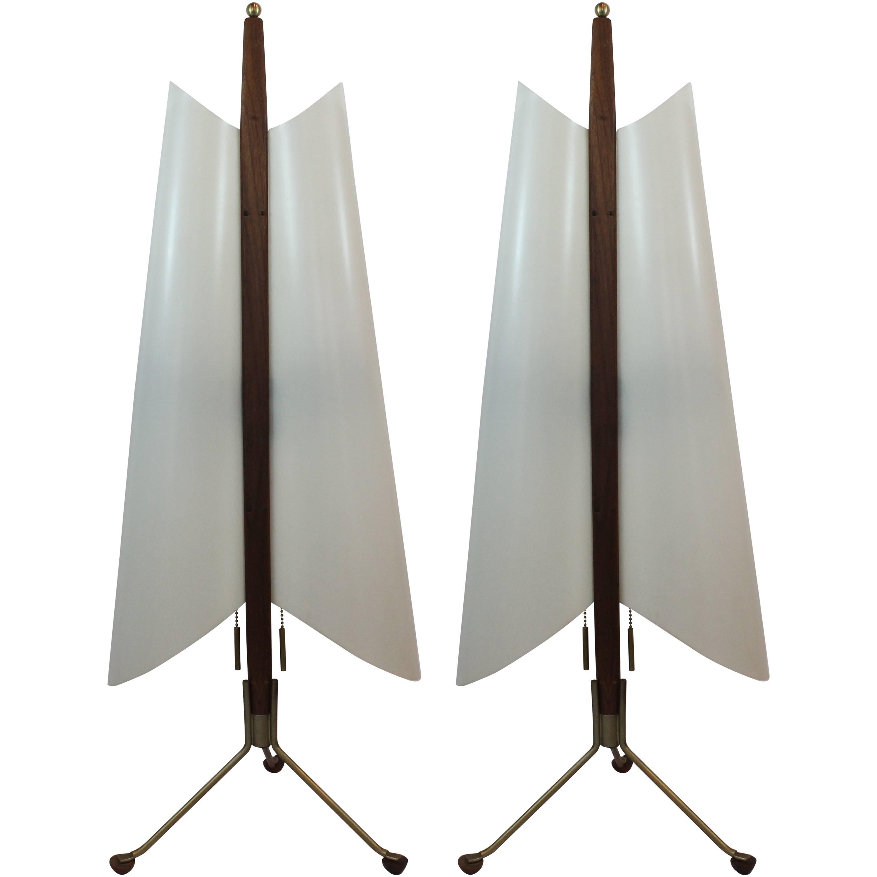 Pair of Modernist Angular Space Age Sculptural Lamps For Sale