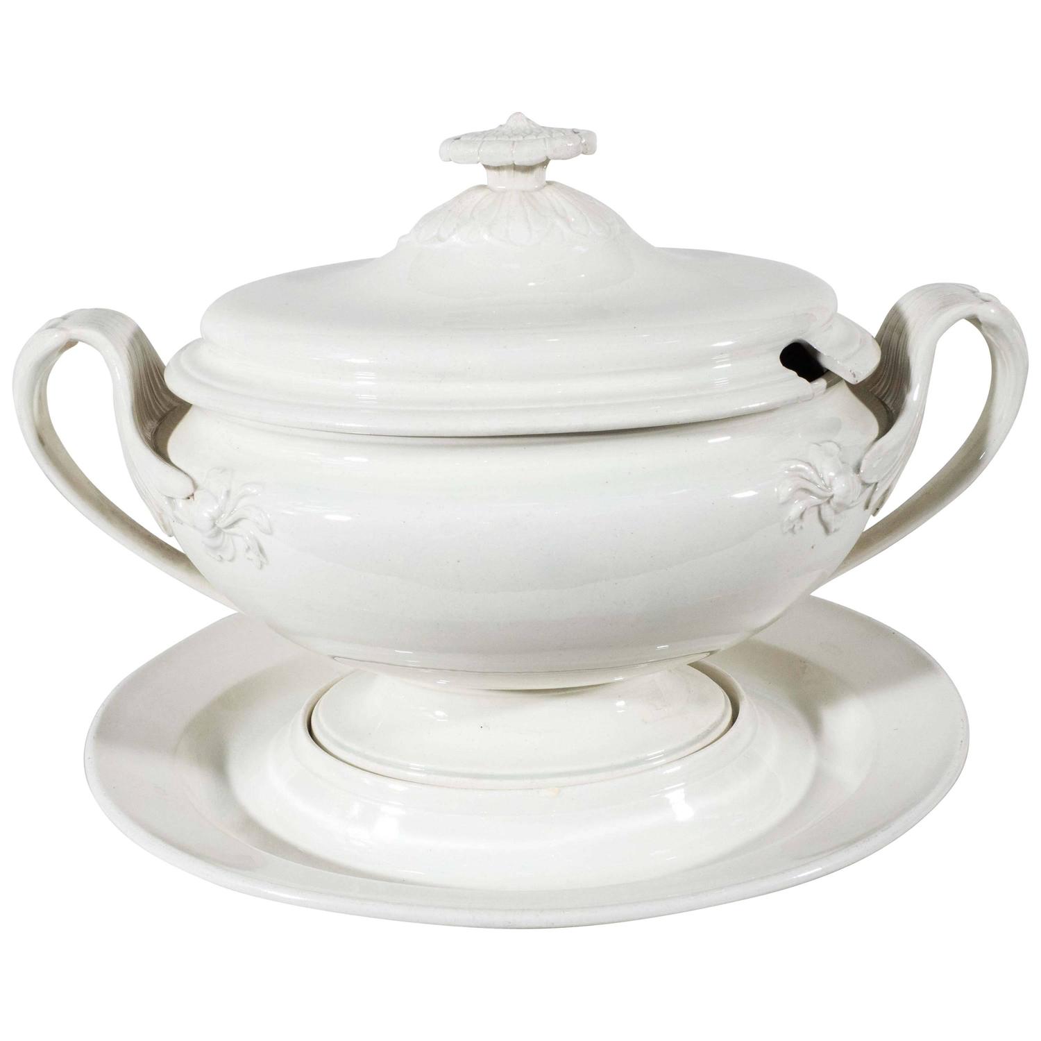 Antique Wedgwood Creamware Soup Tureen For Sale at 1stdibs