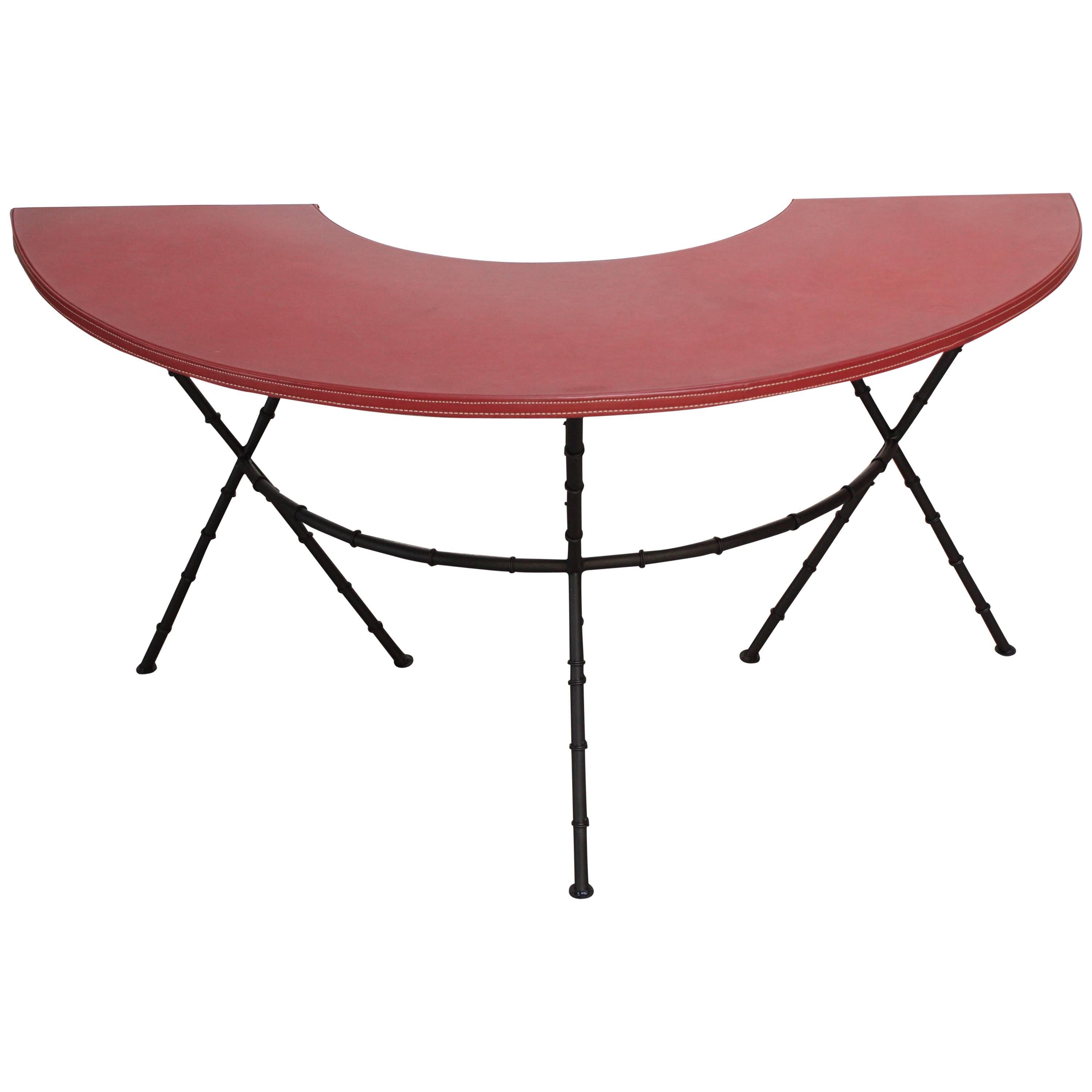 Schreibtisch/Tisch aus Leder und Kunstbambus aus Leder nach Jacques Adnet
