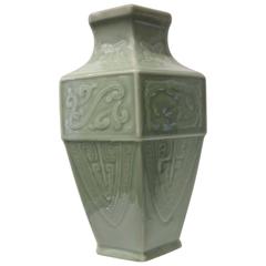 High Quality Chinese Celadon Archaic Porcelain Vase, 19th Century