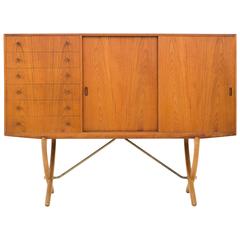 CH 304 Hans J. Wegner Sideboard 6
