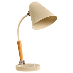 Idman, lampe de table, métal, bois, Finlande, années 1950