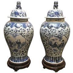 Pair of Large Chinese Blue and White Baluster Covered Jars 10