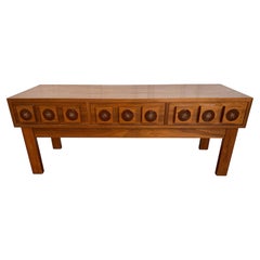 Consola de madera cúbica esmaltada de Lars Göran Nilsson para Glas & Trä. Suecia, década de 1960