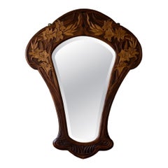 Specchio da parete in stile Art Nouveau, scolpito e firmato Lugrin