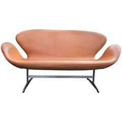 Pale Cognac Leather Swan Sofa by Arne Jacobsen for Fritz Hansen