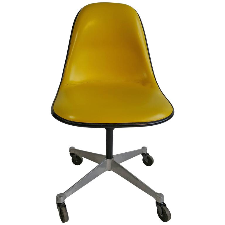Charles Ray Eames Pscc Padded Desk Chair By Herman Miller