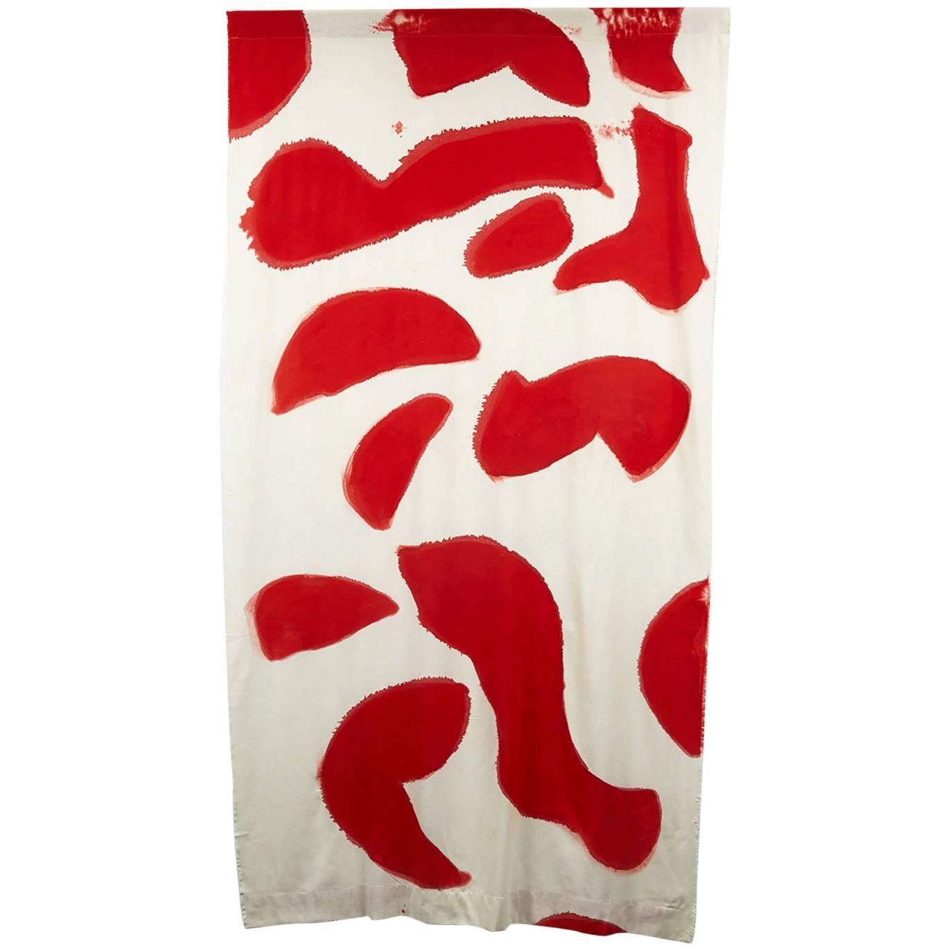 Rideau rouge à clous en soie peint à la main Amoeba en vente