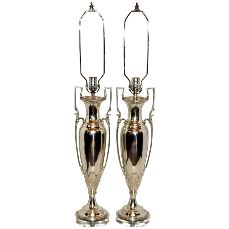 Coppia di lampade placcate in argento