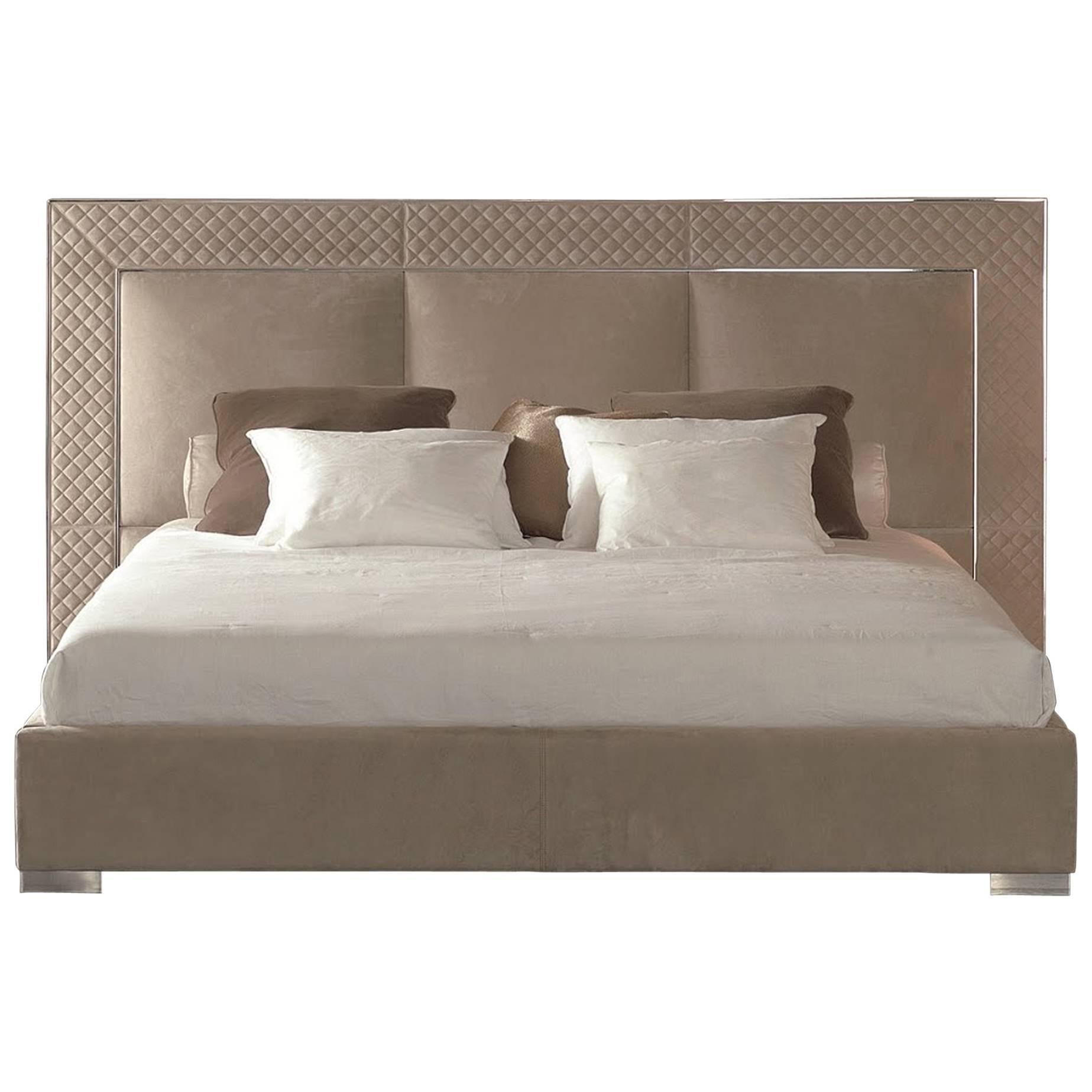 Sigma Bett mit niedrigem Kopfteil, Lederpolsterung, Bronze- oder Stahlrahmen