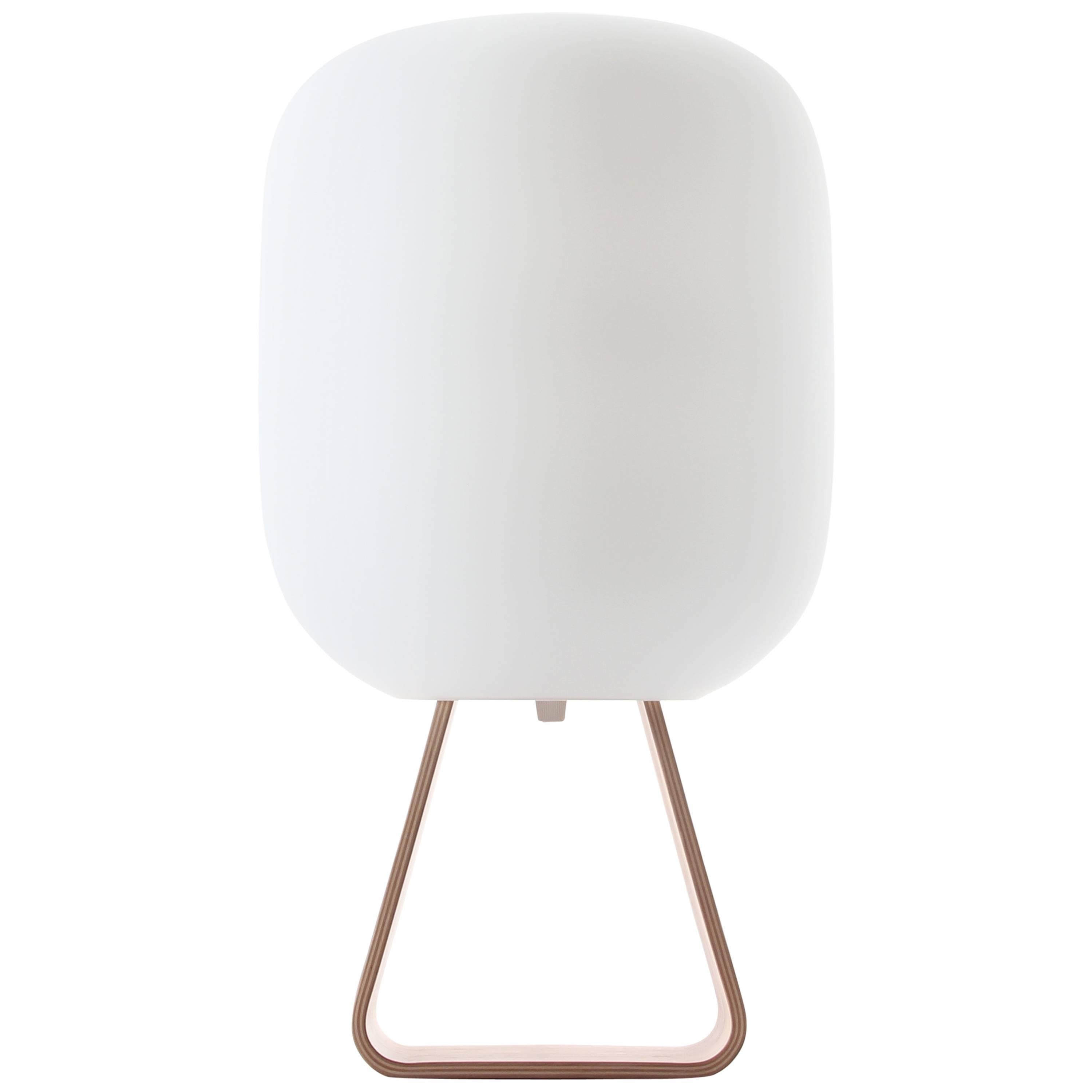 Lampe de table scandinave en opale et multipli de chêne modèle Toad 1UP