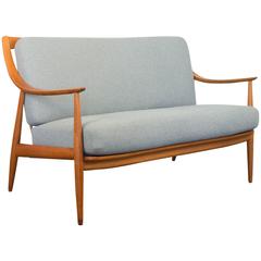 Peter Hvidt & Orla Mølgaard Nielsen Dänischer Loveseat