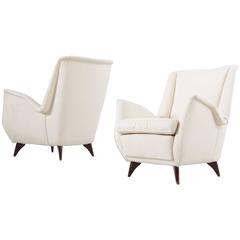 Set of Two Italian Lounge Chairs in off-White Fabric