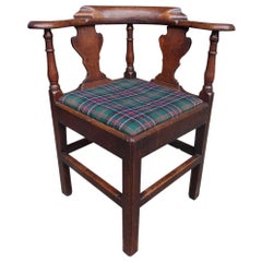 English Chippendale Oak Splat Back Outset Corner Chair, Circa 1770