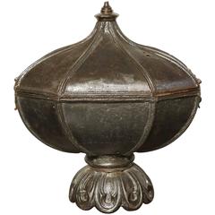 19th Century English Cast Iron Coal Scuttle 4