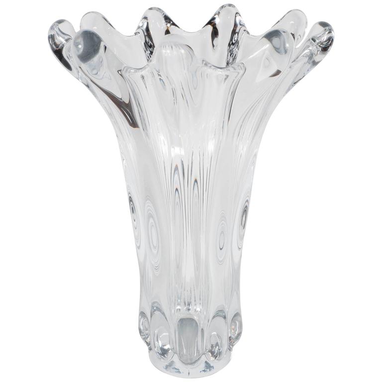 MidCentury Handblown Crystal Vase by Art Vannes in Floriform Design For Sale at 1stdibs