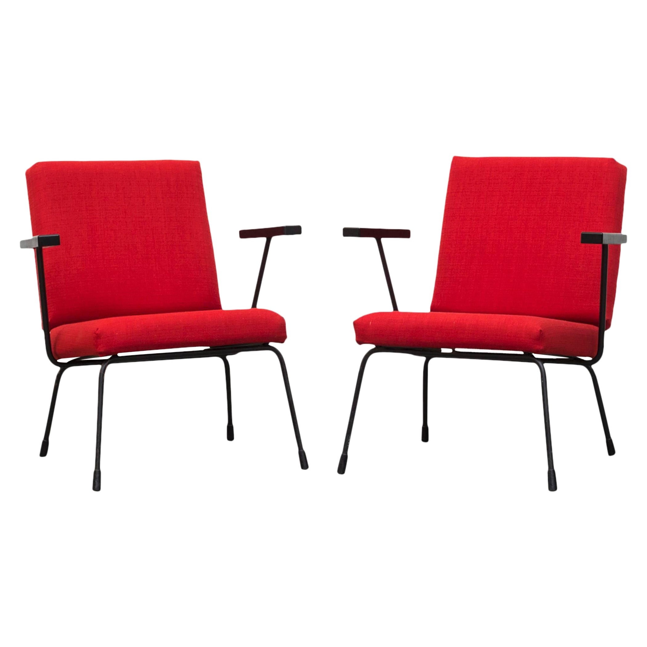 Pair of Newly Upholstered Red Wim Rietveld '1401' Lounge Chairs for Gispen For Sale