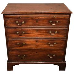 Early 18th Century Small Mahogany Chest of Drawers Early 18th Century Small Mahogany Chest of Drawers