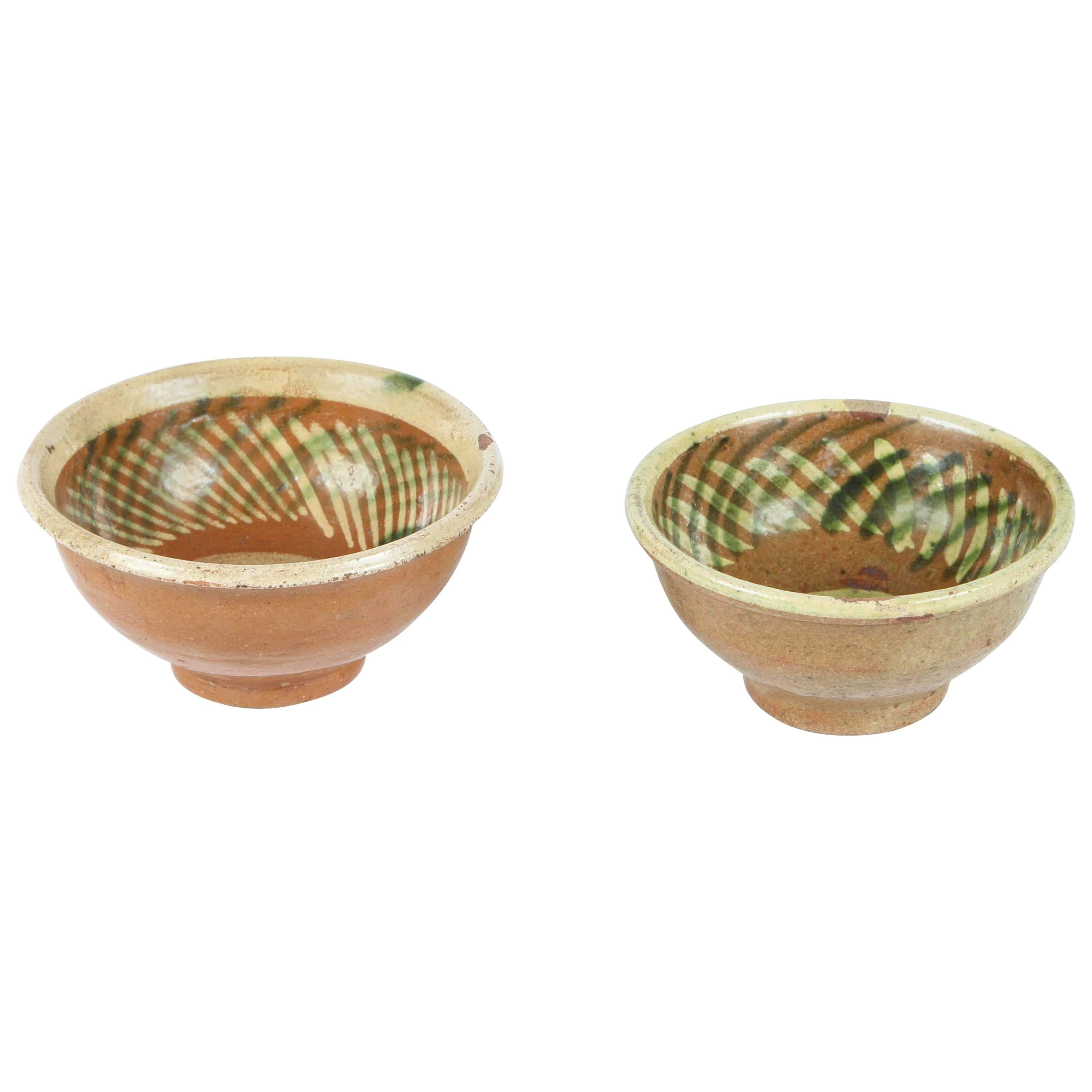 Pair of Central American Pottery Bowls, Mid-19th Century For Sale