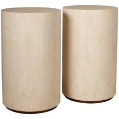 Pair of contemporary Side Tables, in crackle lacquer with brass detail on base 7