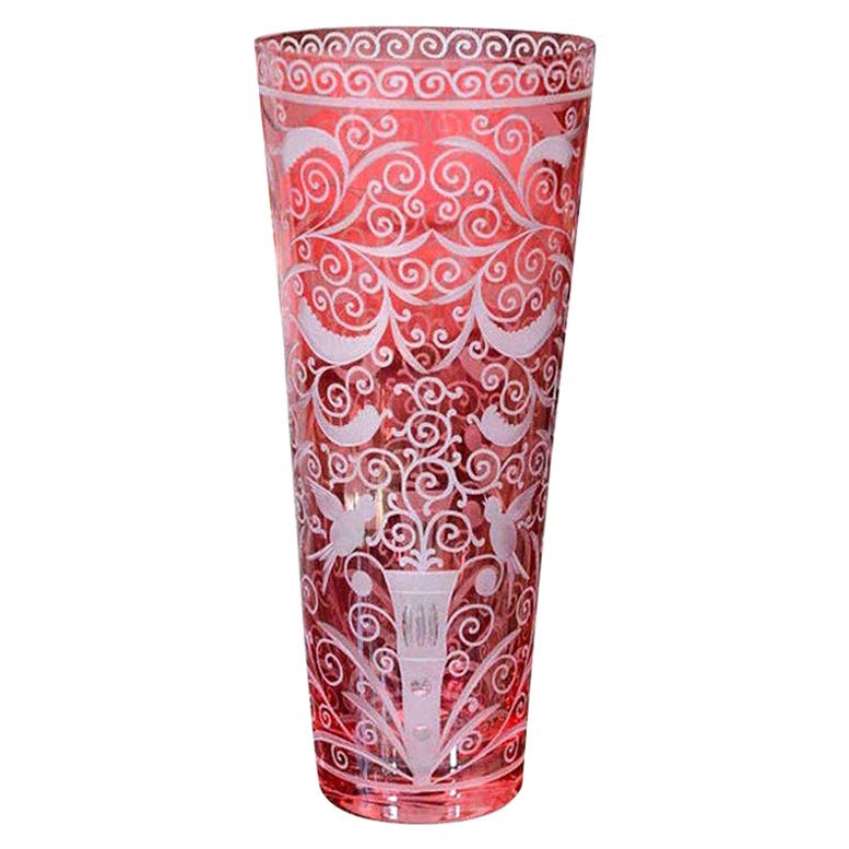 Vase, Kristall, Barockstil, roter Kristall, hergestellt in der Tschechischen Republik, hohe Vase im Angebot