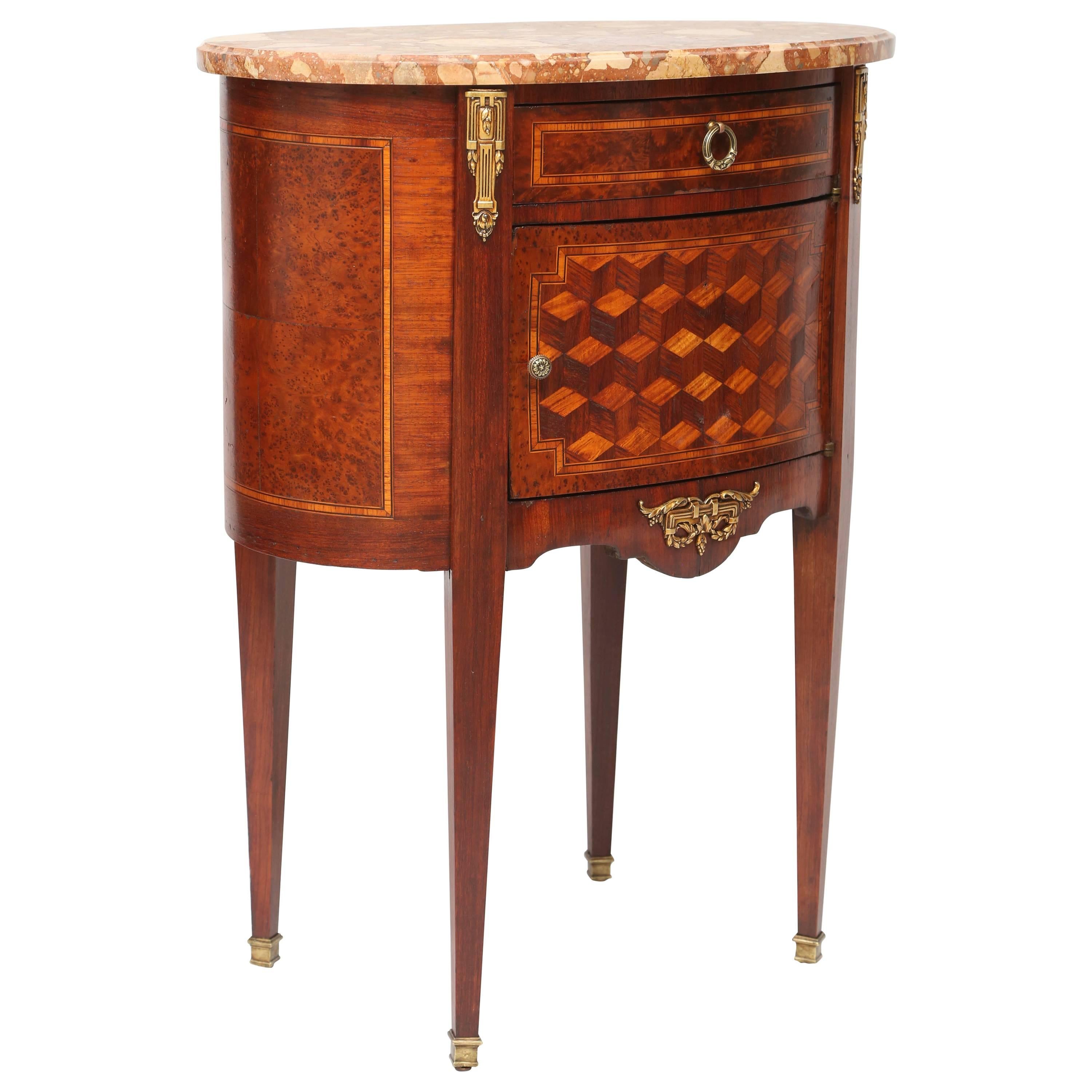 Commode française du 19ème siècle en marqueterie et parqueterie avec plateau en marbre